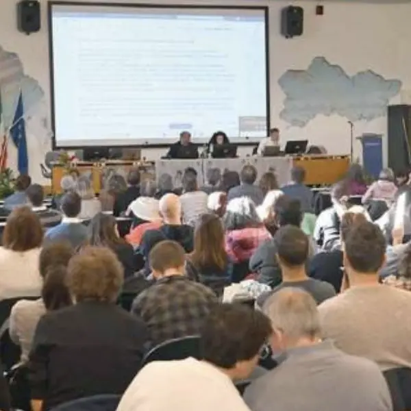 Docenti, 2500 all'assemblea del Delsa