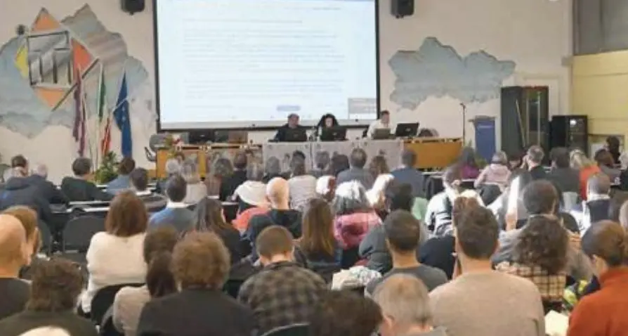 Docenti, 2500 all'assemblea del Delsa