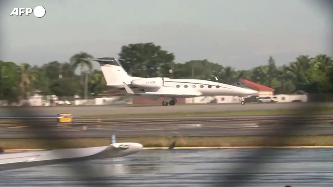 Flavio Bolsonaro è atterrato a Miami con la famiglia