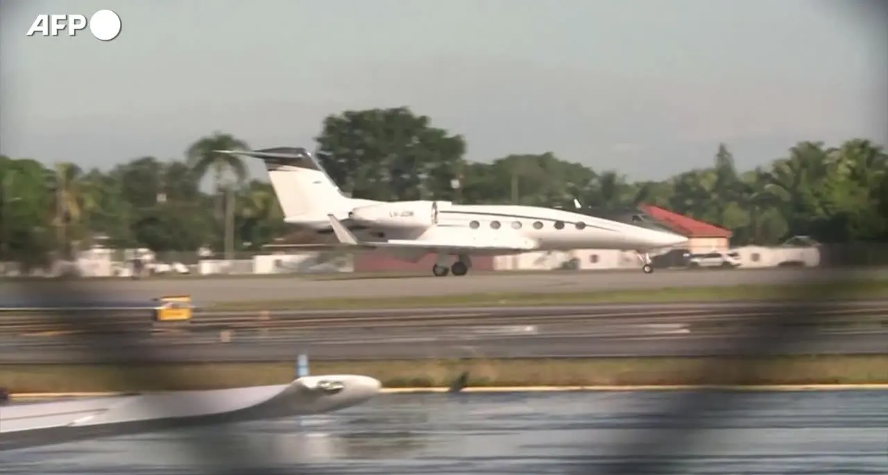 Flavio Bolsonaro è atterrato a Miami con la famiglia