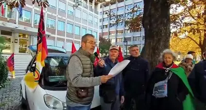 Il sindacato:  davanti al  Commissariato del governo: \"Stanchi di salari da fame, precarietà, diritti calpestati e guerra\"