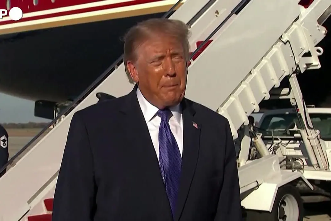 Trump attacca un reporter della Reuters: “Sei disgustoso, mettiti in forma”