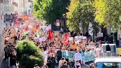 Sciopero generale: la grande marcia di studenti e lavoratori a Trento - Videoracconto