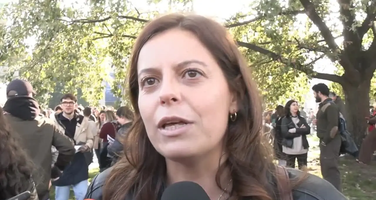 Ilaria Salis a Milano: \"In piazza nonostante il terrorismo mediatico\"