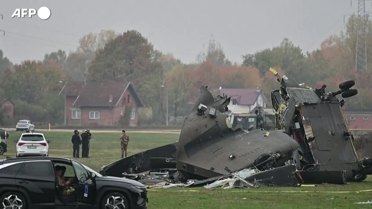 Elicottero caduto, Crosetto in Bosnia sul luogo dell'incidente