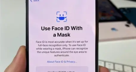 Apple introduce il riconoscimento facciale con mascherina (ma solo sui modelli recenti)