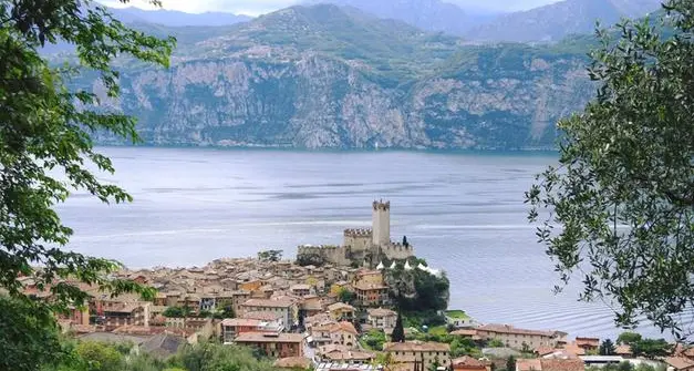 Vipiteno tra i borghi più cercati in Italia sul Web, i tedeschi amano Malcesine: lo studio “Telepass”