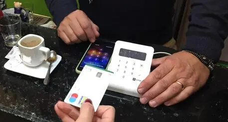 Valori bollati e sigarette: i tabaccai saranno esonerati dall'obbligo di accettare il pagamento con il Pos