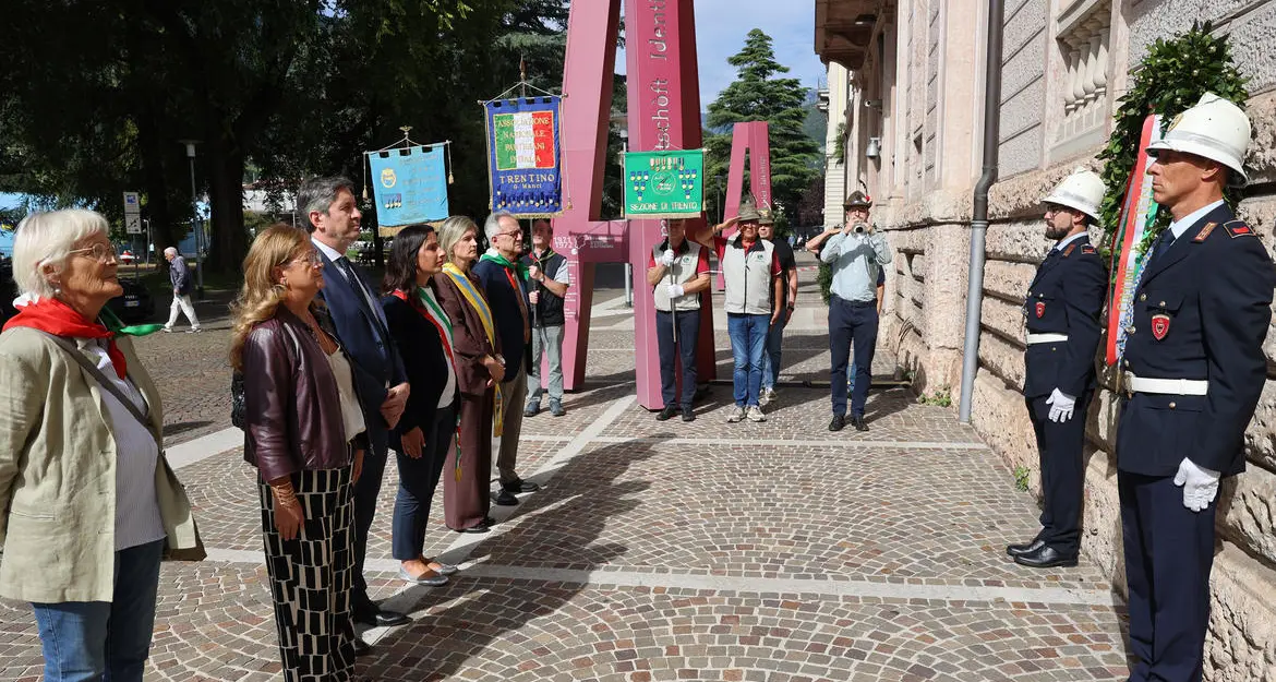 “Soldati italiani internati nei lager: la memoria è un monito attivo per la pace”