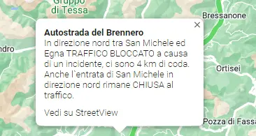Motociclista tampona un'auto, lunghe code in A22, casello di San Michele chiuso