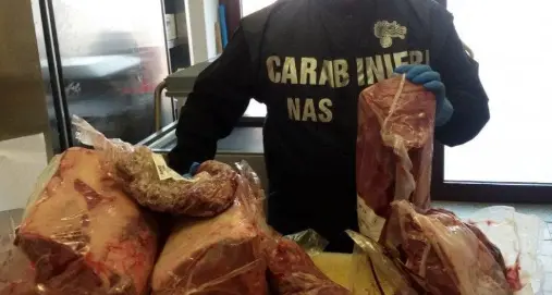 Sequestrati dai Nas due quintali di carne scaduta in un ristorante di Trento