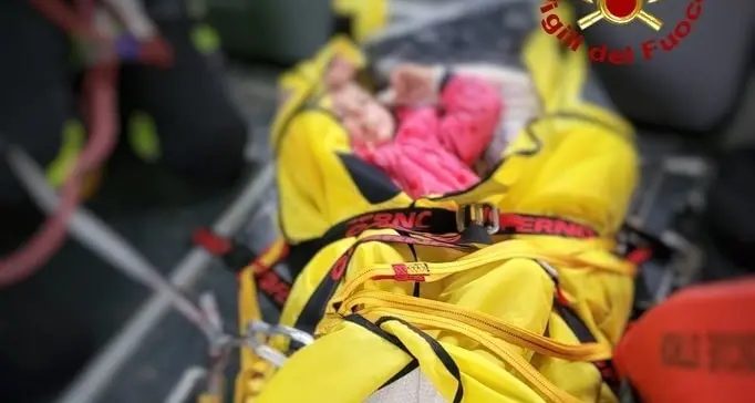 Maltempo, salvate due neonate bloccate nella casa allagata a Castrocaro Terme. I vigili del fuoco: “Al sicuro e sorridenti”