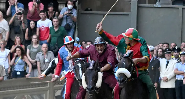 Palio Siena: estratte Onda, Selva e Chiocciola per il 16 agosto