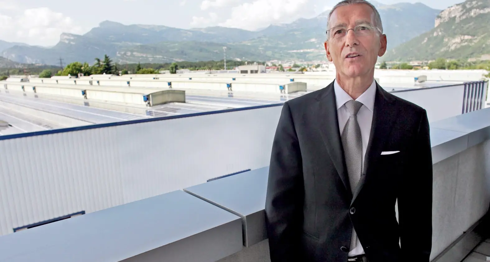 Caro energia, l'idea di Briosi: un parco eolico in zona industriale a Rovereto, «alla Metalsistem funziona, produciamo l’80% del fabbisogno»