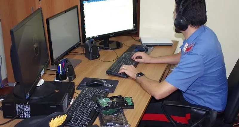 Minacce con il simbolo BR contro due politici calabresi, ma era un mitomane trentino online