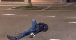 Rissa a Rovereto: si affrontano a colpi di sedia in testa fuori dal bar di corso Rosmini, due denunciati