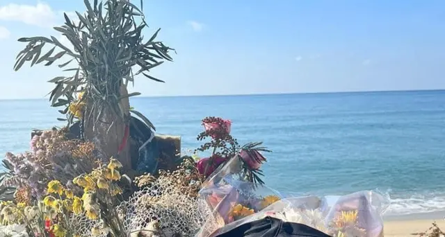 Naufragio migranti: omaggio giocatori Viterbese alle vittime