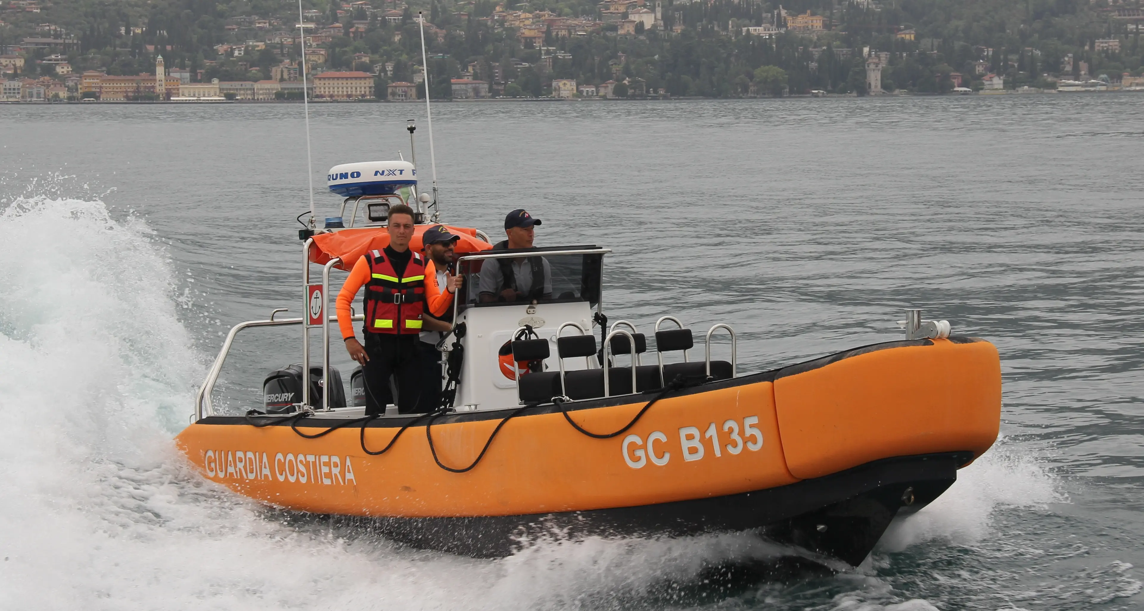 Garda, velista salvato dalla Guardia Costiera grazie allo smartphone