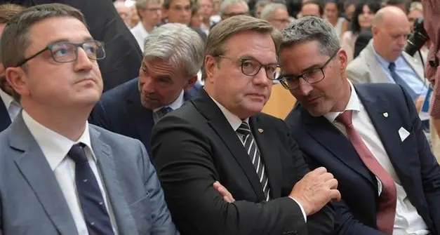 Sorpresa in Tirolo, il governatore Platter si dimette