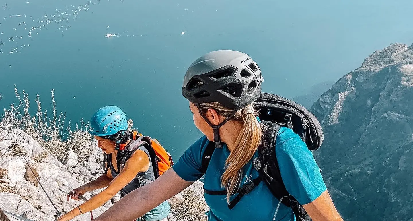 Una ferrata da 500 metri di dislivello, poi le cascate: ecco le Donne di Montagna sul lago di Garda