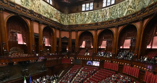 Camera: fumata nera nella prima votazione per il presidente