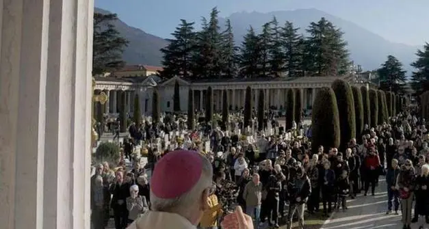 Monsignor Tisi: “Al credo nella comunione dei santi abbiamo sostituito il credo allo scontro e alla competizione”