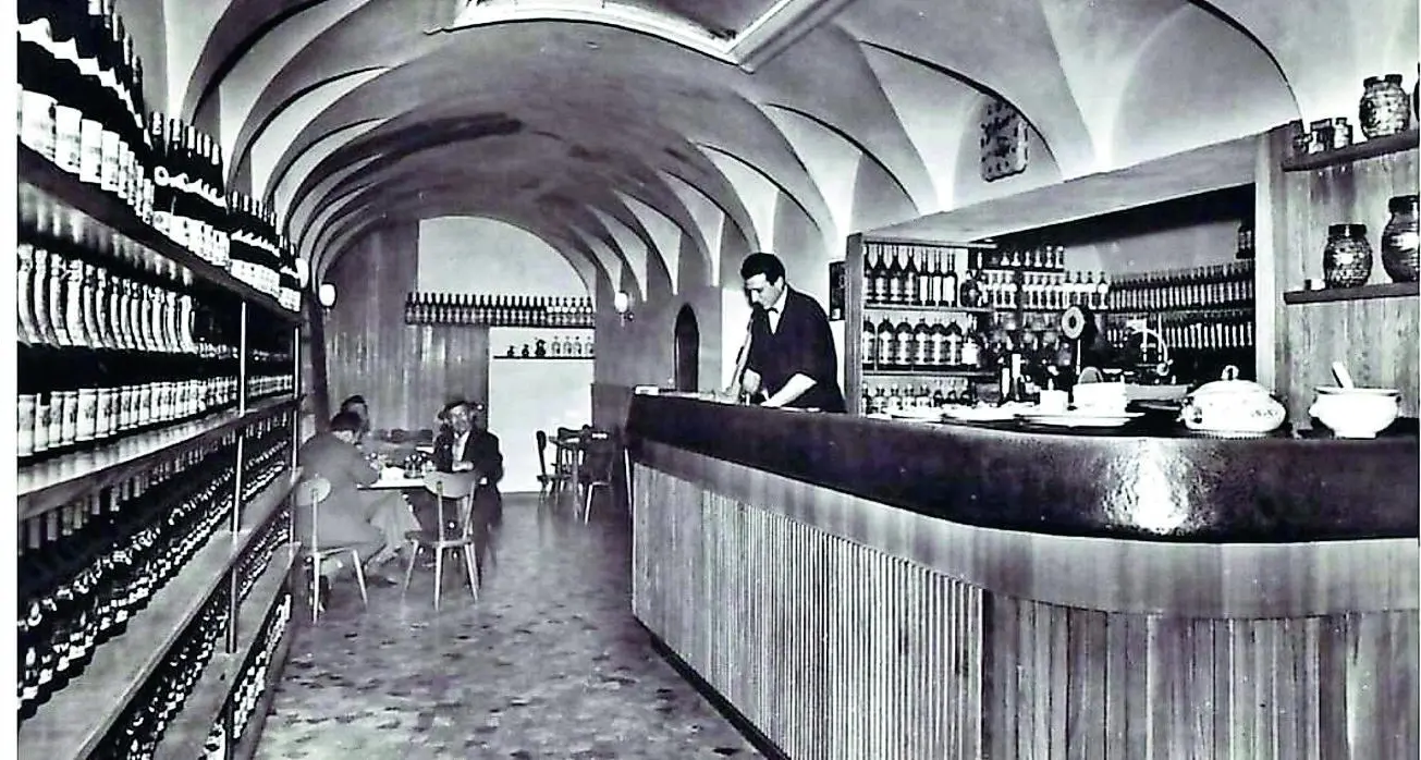 La \"Cantinota\" di Trento compie 70 anni, dal pianobar alle serate disk-jockey, una tradizione inossidabile