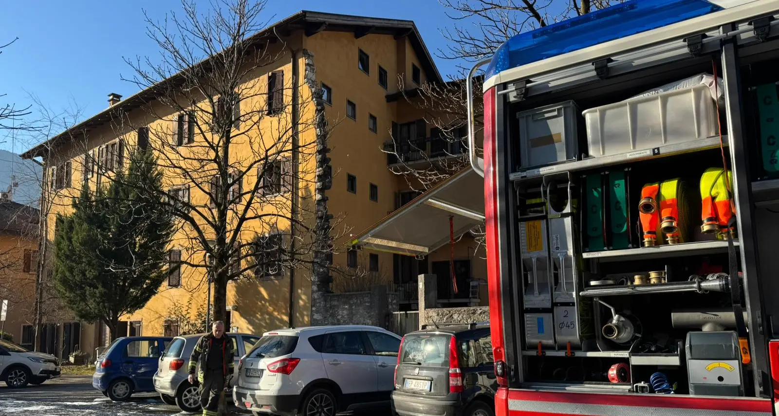 Trento: mozziconi non spenti, principio di incendio in una palazzina in viale Trieste