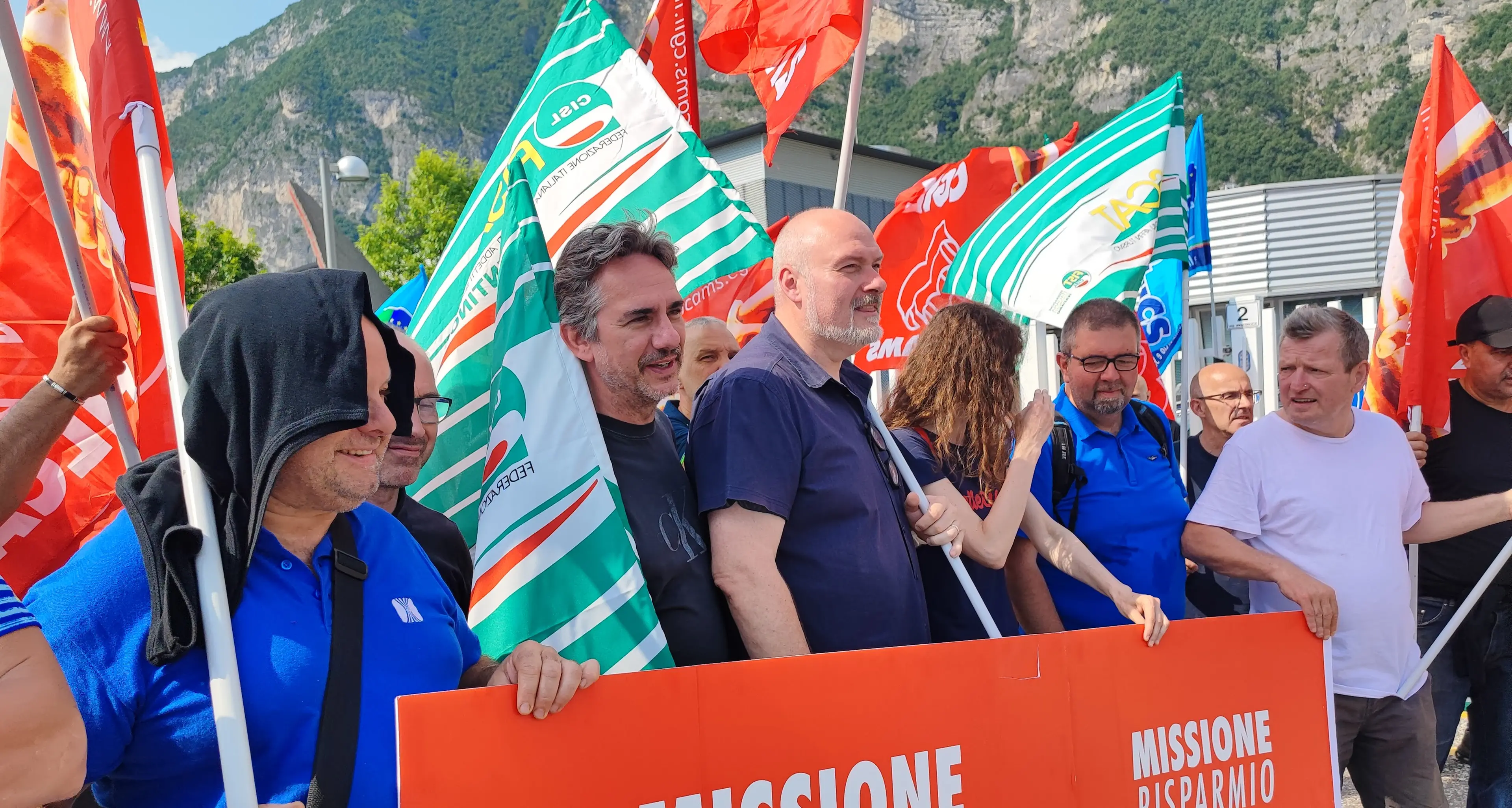 Sait, protesta dei lavoratori contro l’esternalizzazione del magazzino: in 75 a rischio licenziamento