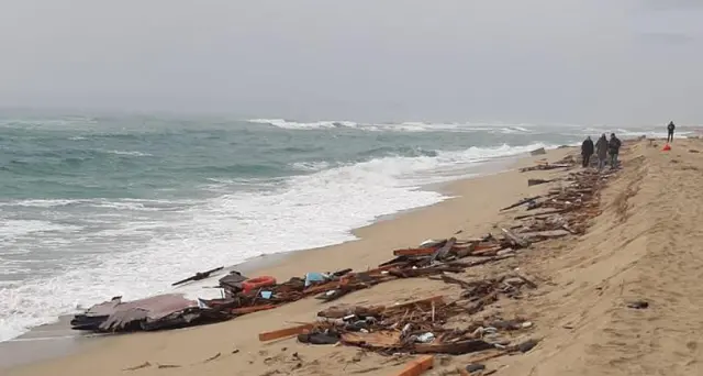 Naufragio migranti: trovata 80ma vittima, è un adulto