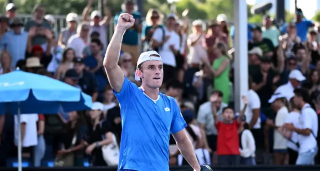 Australian Open: Sinner al secondo turno con Schoolkate