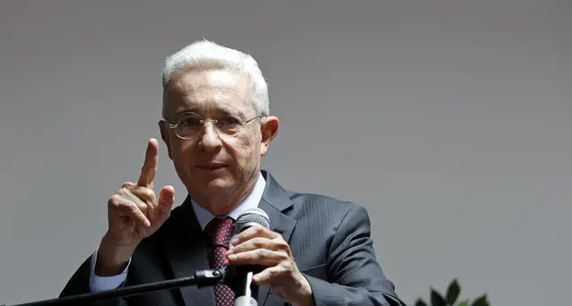 Colombia:ex presidente Uribe in Procura su massacro nel 1997
