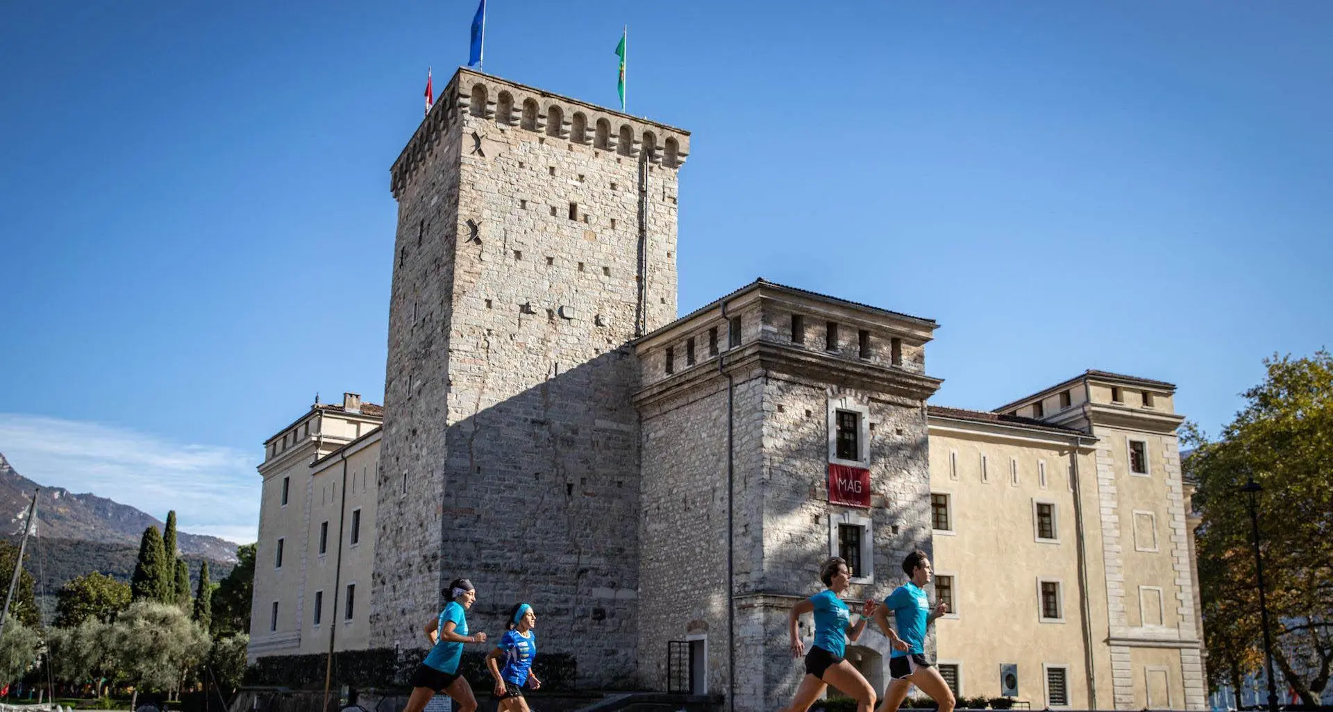 «Lake Garda 42», una mattinata tutta di corsa con 2.700 iscritti: ripercussioni sul traffico