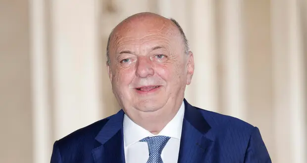 Il ministro: “L’orso è in gabbia, facciamo fare il percorso al Tar. Con Fugatti ci parlo io”