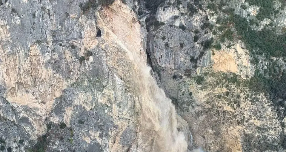Frana sulla Gardesana, il sindaco di Tremosine: «Con la Ciclovia un rischio pazzesco»