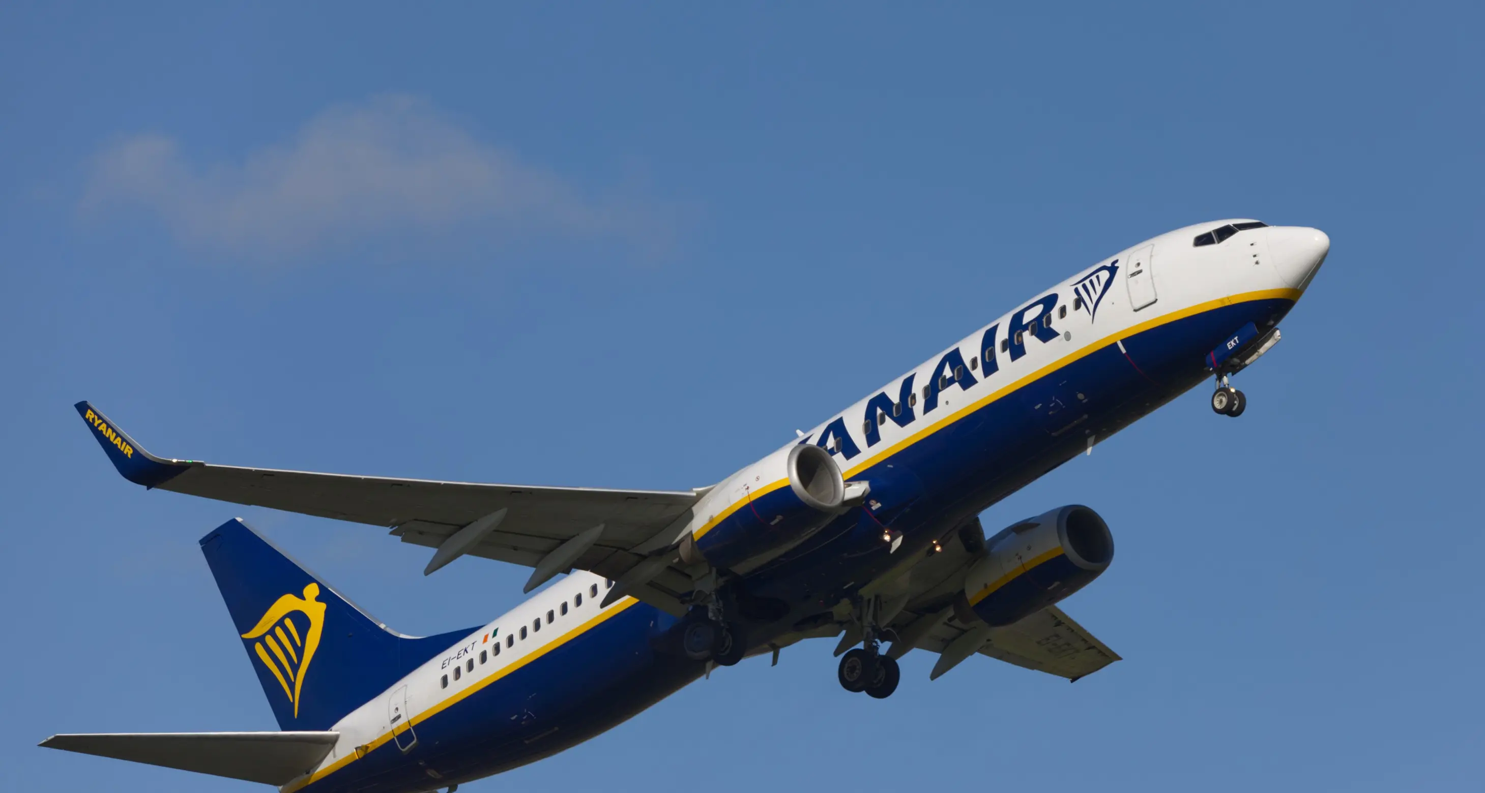 Il giudice di pace dà ragione ad una viaggiatrice trentina: 250 euro per il volo in ritardo della Ryanair
