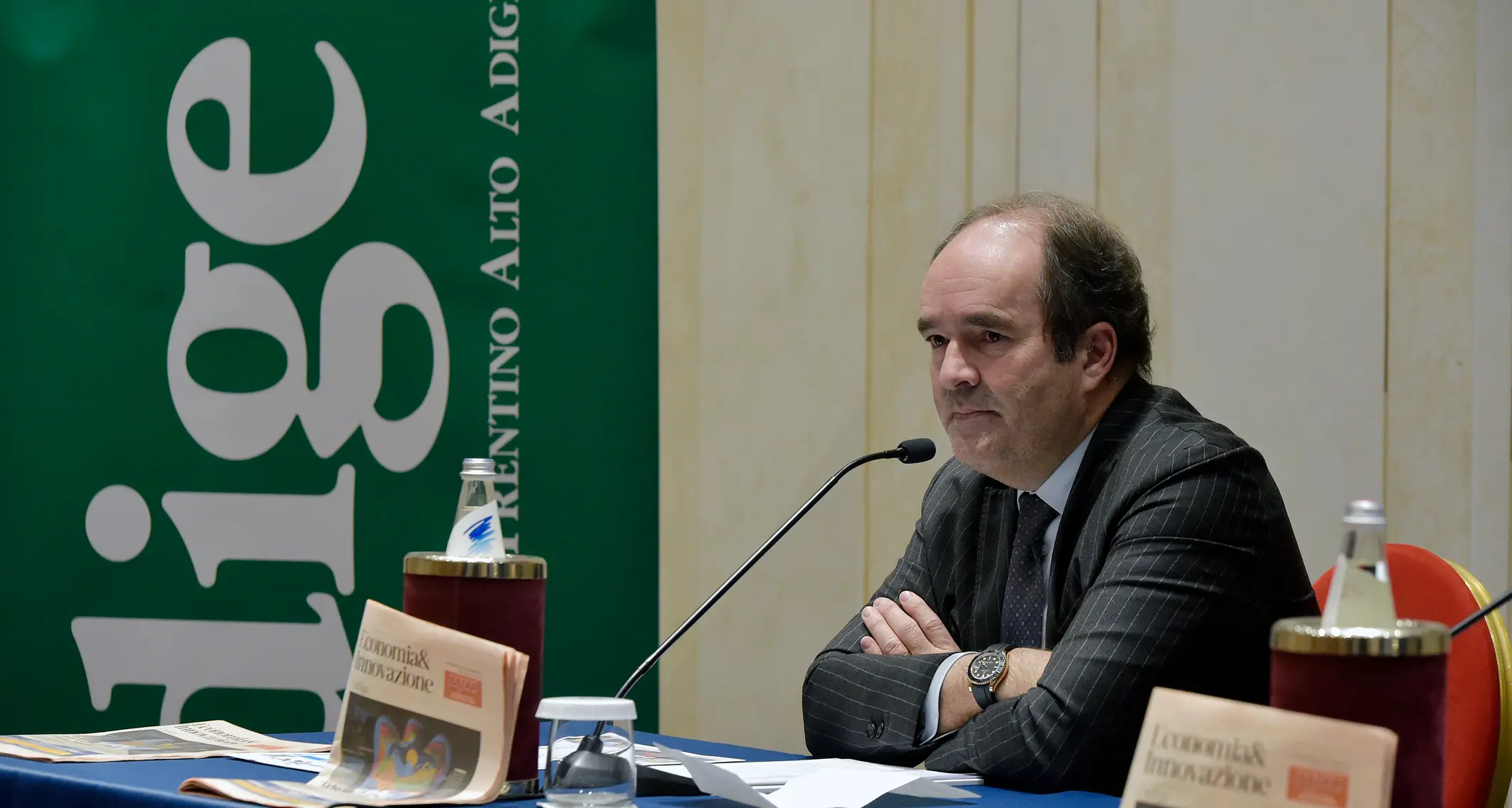 Gli insulti di Sgarbi contro i giornalisti dell'Adige: il direttore Faustini risponde