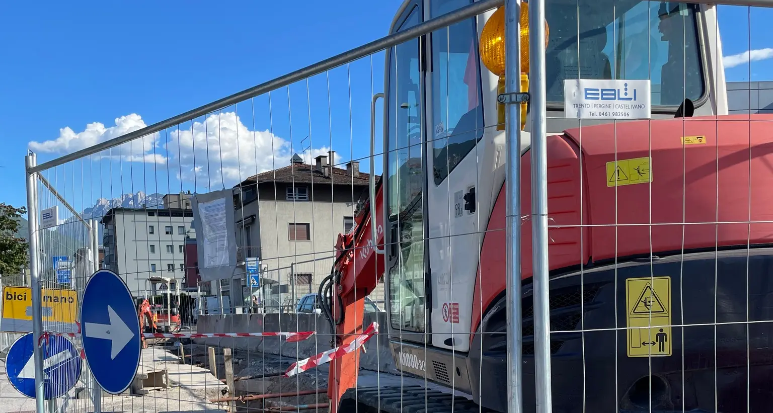 Tangenziale di Trento paralizzata da Roncafort al centro: turisti tedeschi e nuovamente i lavori in via Maccani – VIDEO