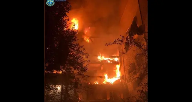 Kiev: bombe su Kherson per tutta la notte, morta una donna