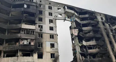 Ucraina, Putin “ha rinunciato a conquistare Kiev”. Zelensky accusa: a Borodyanka un inferno