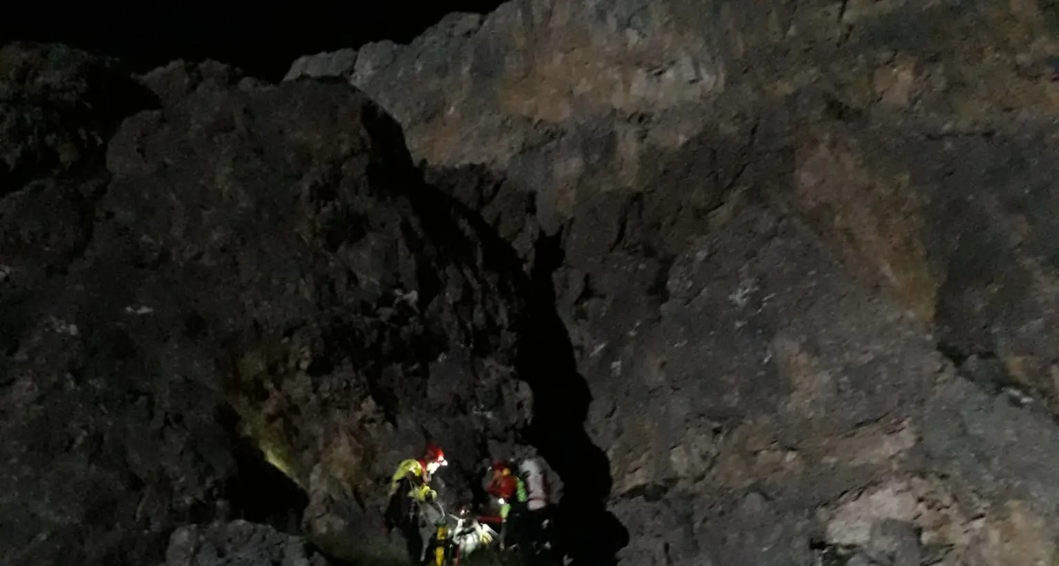 Fassa, intervento notturno nel gruppo del Sella: due alpinisti incrodati sul Piz Ciavazes