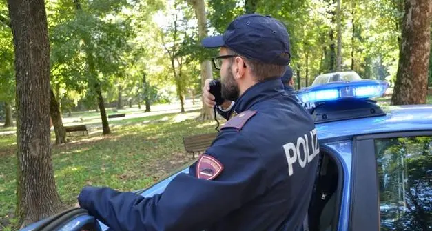 Trento, controlli antispaccio con i cani: due tunisini portati al Crp di Gradisca