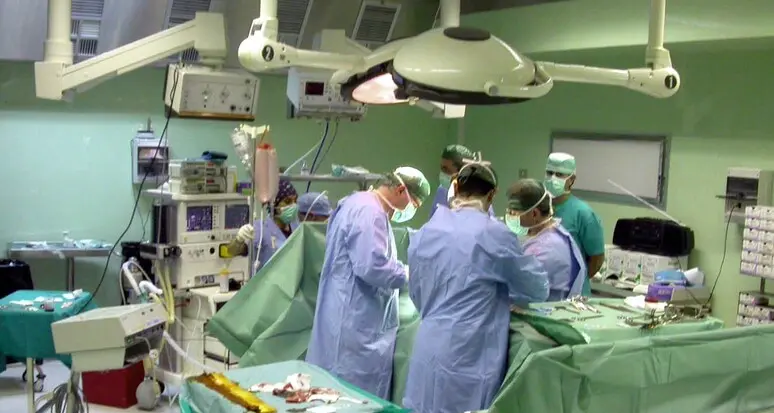 All'ospedale Sant'Andrea di Roma la prima ricostruzione al mondo di trachea e arteria