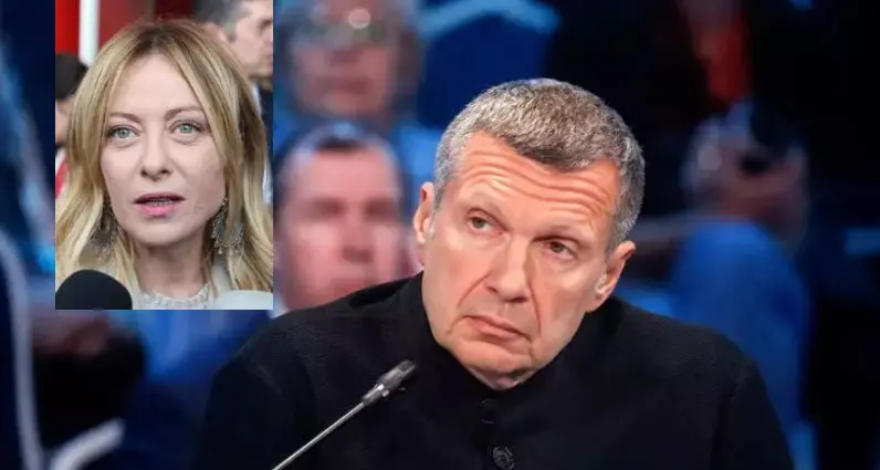Meloni insultata dal conduttore russo Solovyov. Contro la premier un attacco con parole volgari: «Fascista p...»