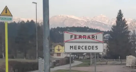 Il pesce d’aprile a Piné: la frazione Ferrari diventa…. Mercedes