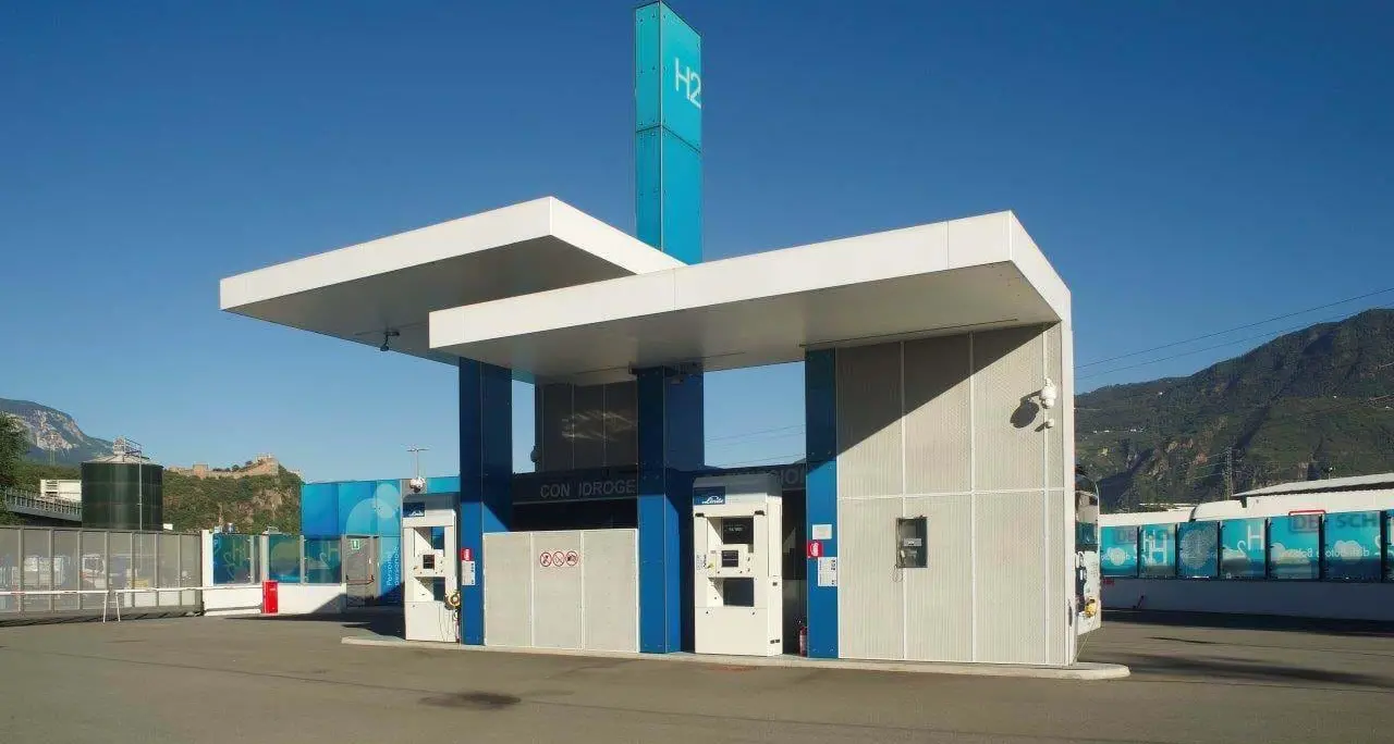 Via libera ai primi due distributori di idrogeno del Trentino: in Autobrennero, alle aree Paganella