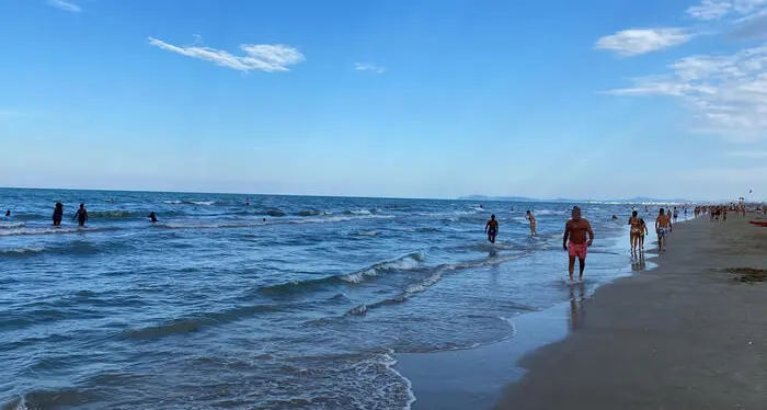 Rimini, batteri Esterichia Coli rientrati nella norma, tolti i divieti di balneazione