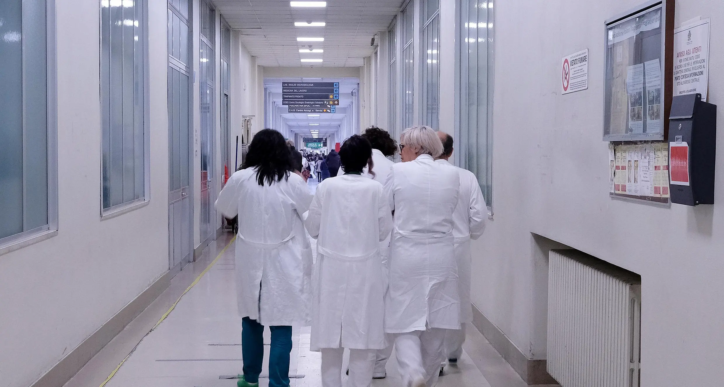 Domani sciopero dei medici, disagi in vista, ma servizi essenziali garantiti: ecco perché protestano contro il governo