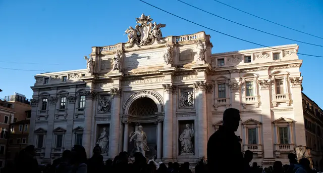 Giubileo: riapre Fontana Trevi, si visita 400 per volta