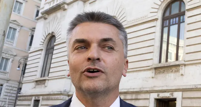 Naufragio migranti: Rixi, nessuno tocchi Guardia costiera